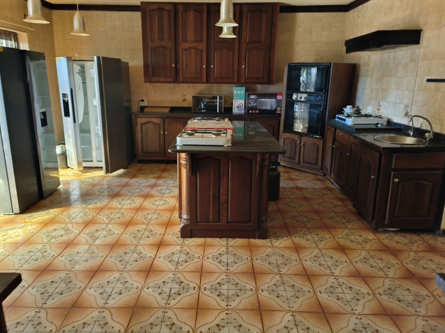 23 Bedroom Property for Sale in Kannoniers Park North West